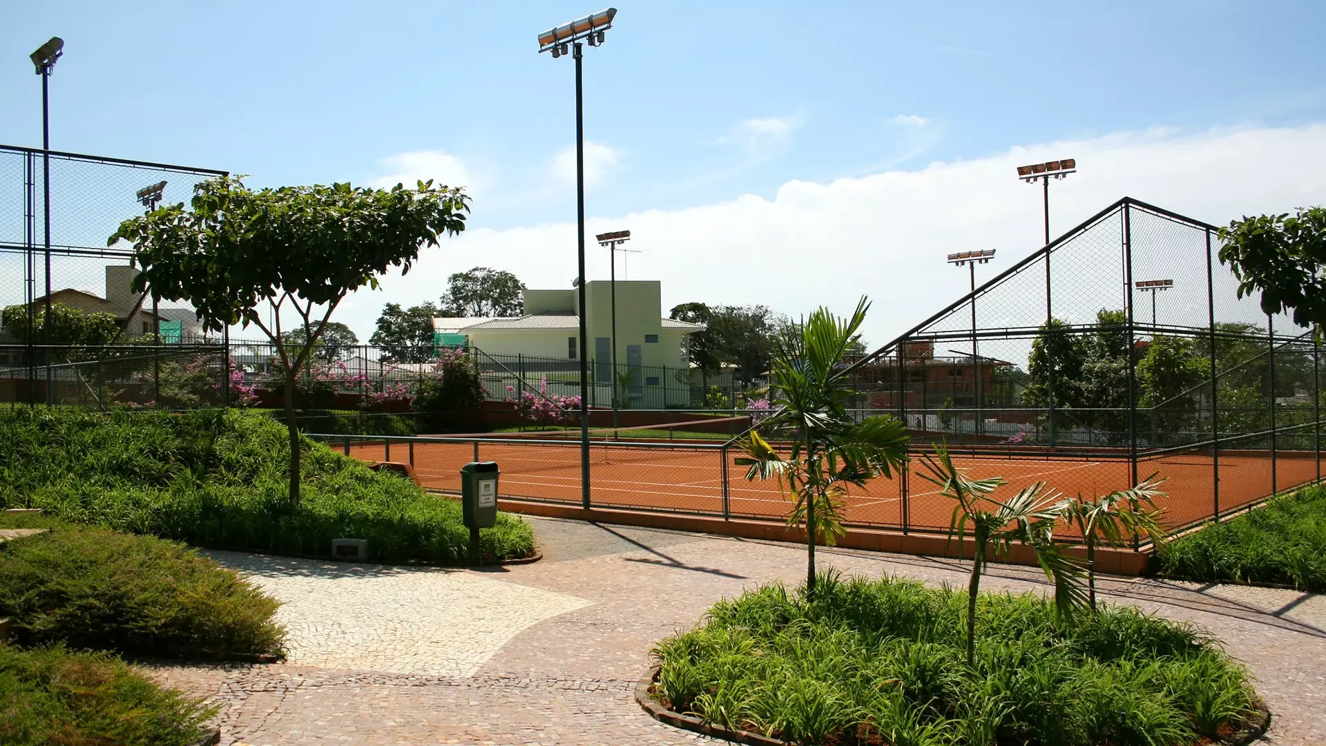 Condomínio Jardins Atenas no Condomínios Fechados GO-020 em Goiânia